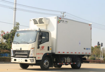 Truk Kargo Bekas Kapasitas Pemuatan 10m³ Truk Pendingin 4×2 Mode Drive Tangan Kiri Merk Dirve HOWO