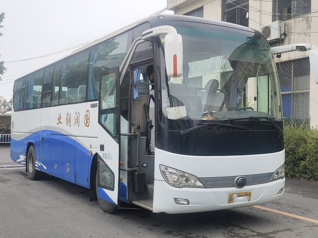Bus Mewah Bekas 47 Kursi 2 Pintu Penumpang Panjang 11 Meter Mesin Langka A / C 2nd Hand Young Tong Bus ZK6117