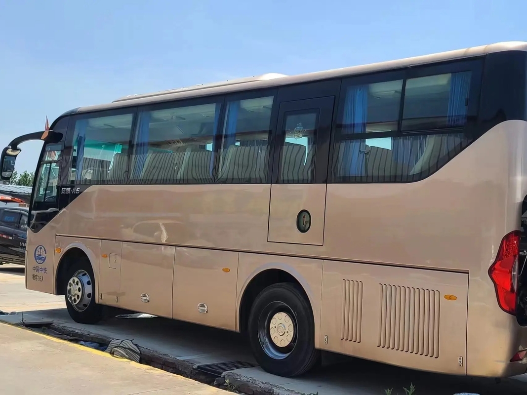 Bus Diesel Bekas 2015 Tahun Standar Emisi EURO IV 35 Kursi Penyegelan Jendela Bus Warna Sampanye Ankai HFF6859