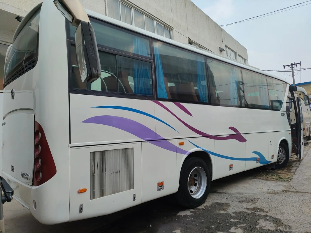 Pelatih Diesel Bekas 36 Kursi AC Lantai Bagus 2 + 2 Tata Letak Kursi LHD / RHD Golden Dragon XML9647