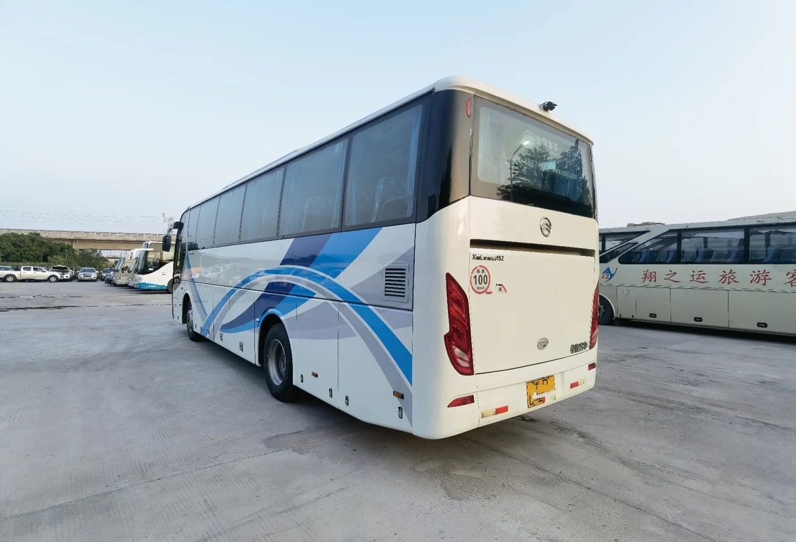 Bus Perjalanan Bekas 2017 Tahun Pintu Penumpang Tengah 47 Kursi Jendela Penyegelan Mesin Yuchai Golden Dragon XML6102