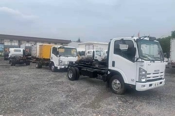 Truk Ringan Bekas Truk Truk ISUZU Multi Leaf Springs Muat 10 Ton Drive Tangan Kiri Truk Kargo Ringan