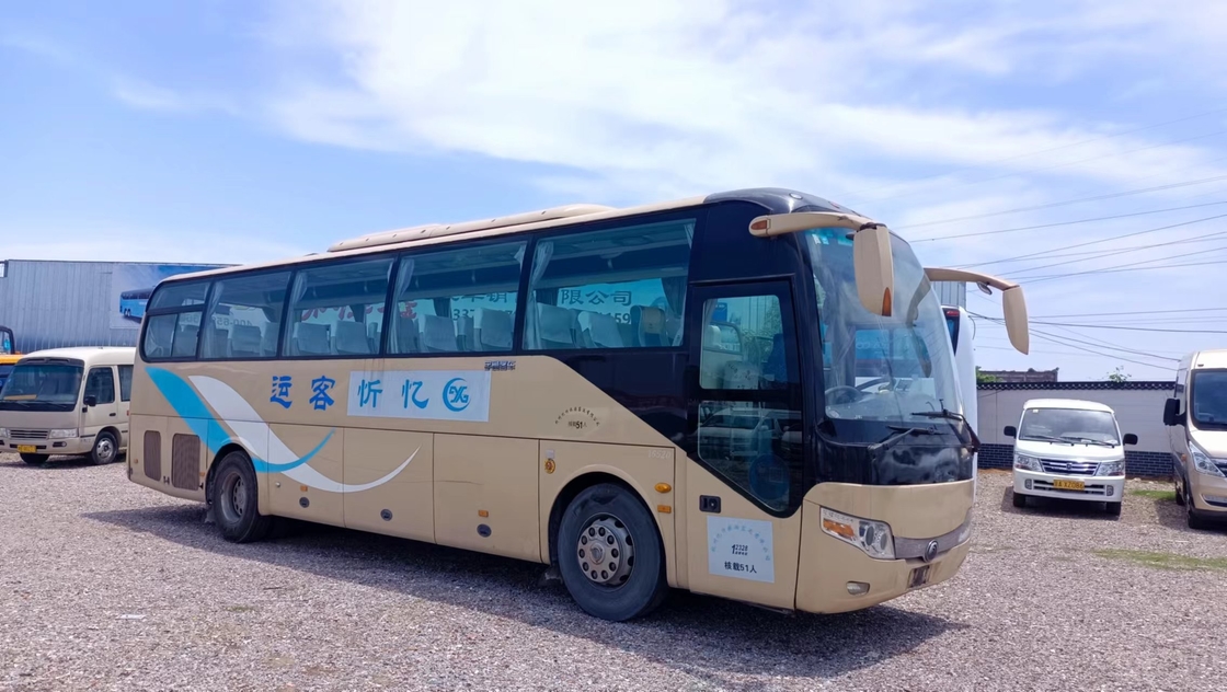 Bus Perjalanan Bekas Warna Pink 51 Kursi AC 11 Meter Kompartemen Bagasi Besar Tangan Kedua Yutong ZK6110