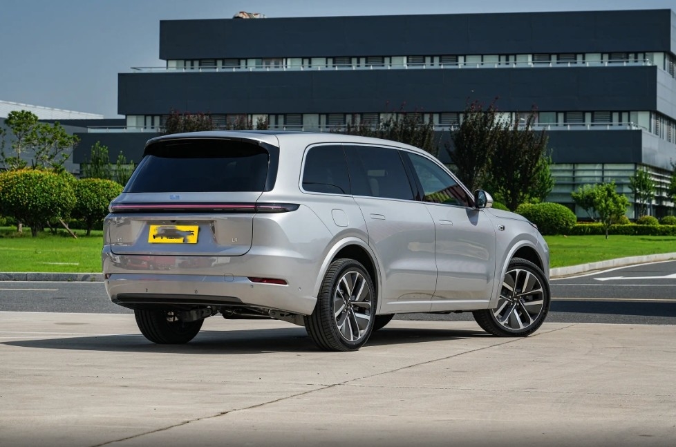 Mobil Listrik Merek Cina 6 Kursi Model Li L9 Mesin SUV Besar Turbocharged