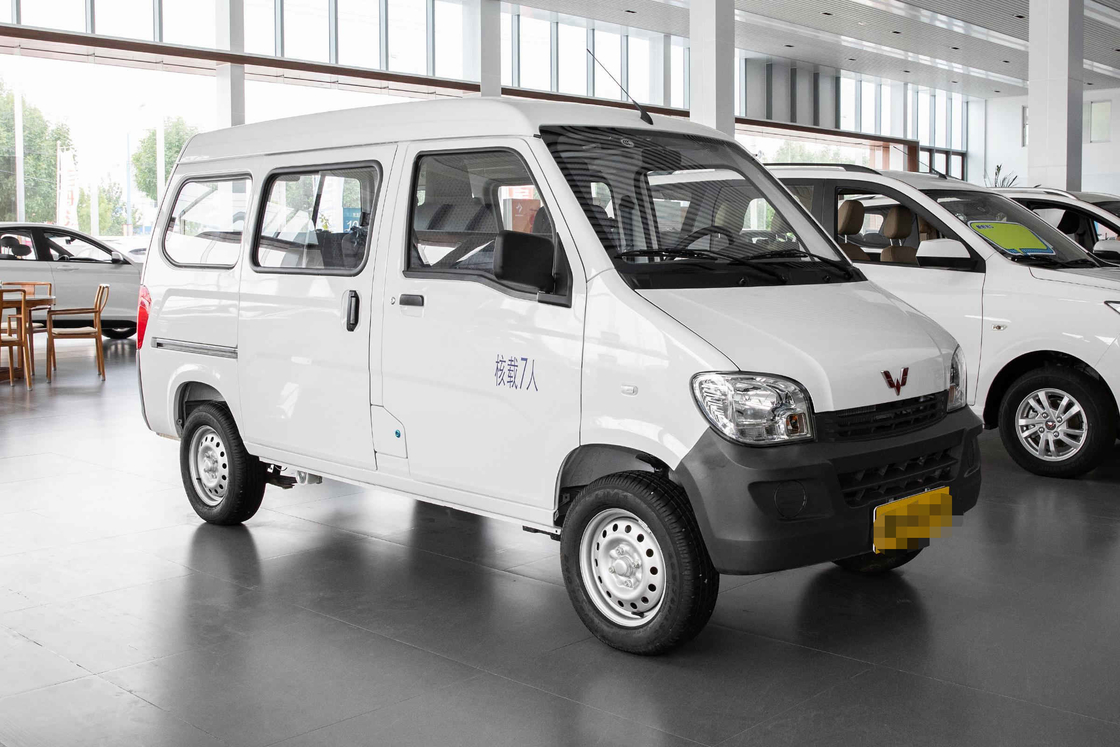 Mini Bus 7 Kursi Mesin Minyak Wuling L2E Minivan Model AC