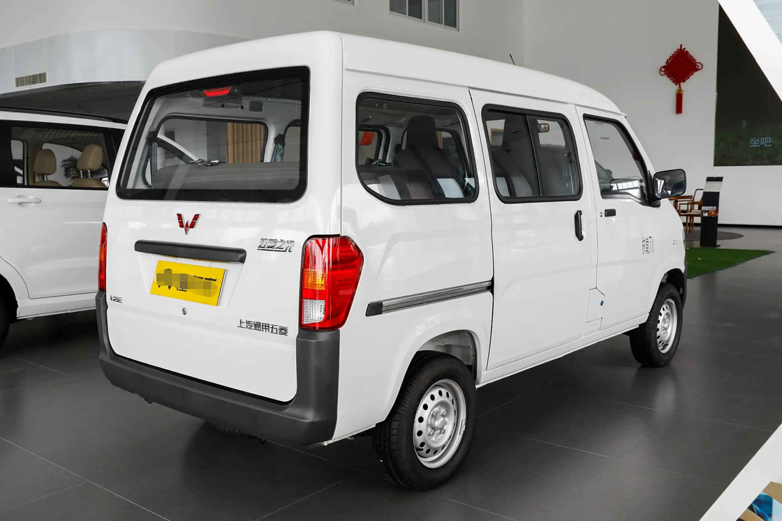 Mini Bus 7 Kursi Mesin Minyak Wuling L2E Minivan Model AC