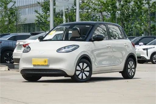 Kendaraan Energi Baru bekas Wuling Bingo Warna Kopi Ringan Model 333KM