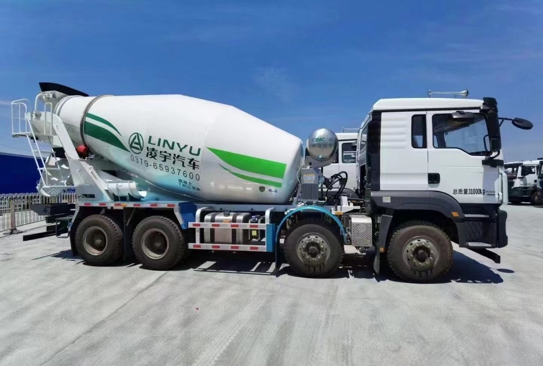 Truk berat bekas 8*4 Drive Mode Shacman Truk pengaduk beton 12 Kubik