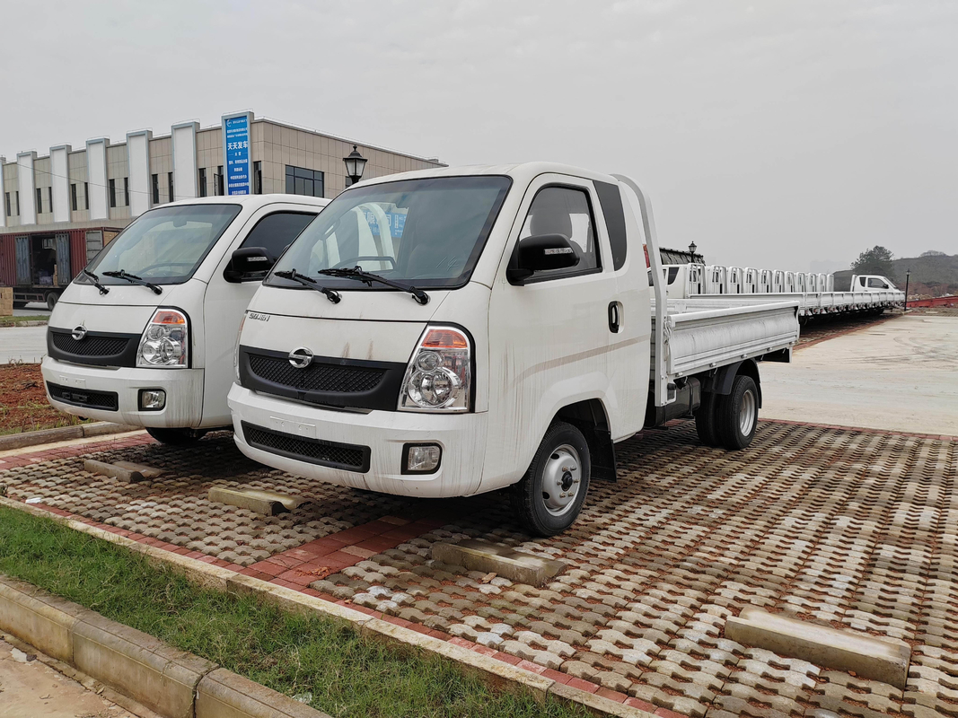 Truk Truk Ukuran 4 * 2 Drive Mode Sojen Truk Ringan Single Cab Diesel Isuzu Mesin