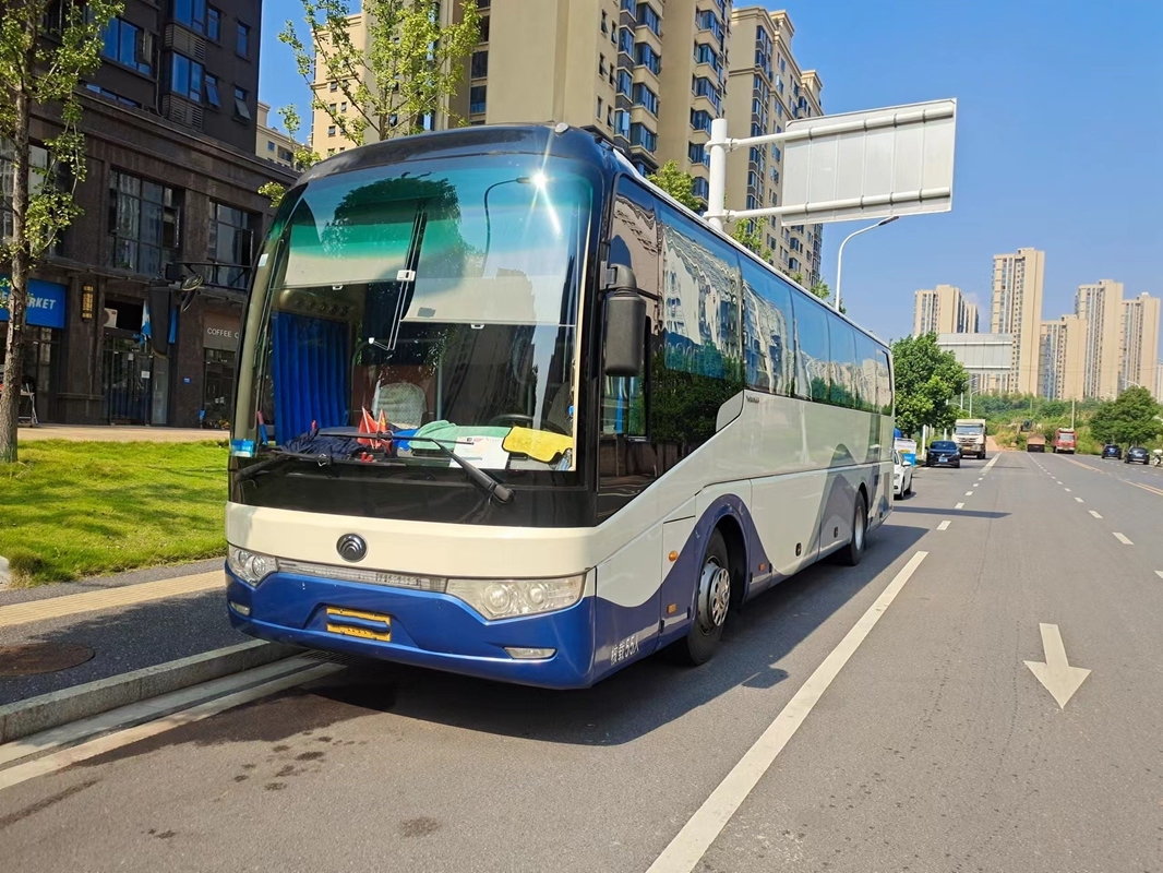 Second Hand Coach Leaf Spring 55 Kursi Mesin Weichai 2013 Tahun LHD/RHD Dua Pintu