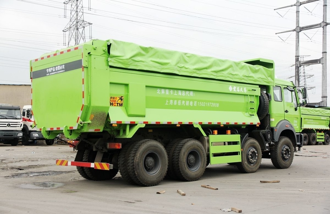 Beiben 8x4 Muck Tipper Bekerja Truk Berat Satu Dan Half Row Cab 12 Ban