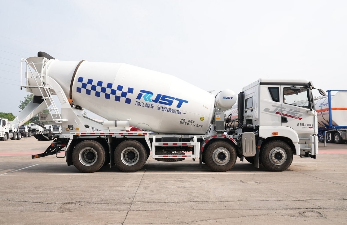 Truk pengaduk beton Jiefang 8*4 Drive Mode Truk beton bekas 7,74 kubik atap datar