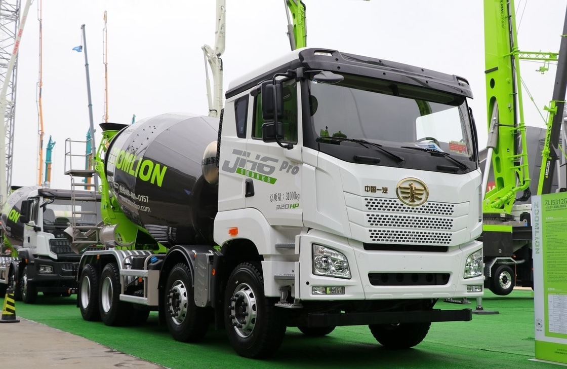 Euro 5 Jiefang bekas truk pengaduk beton 320hp 8 * 4 Drive Mode 8 kubik 12 ban