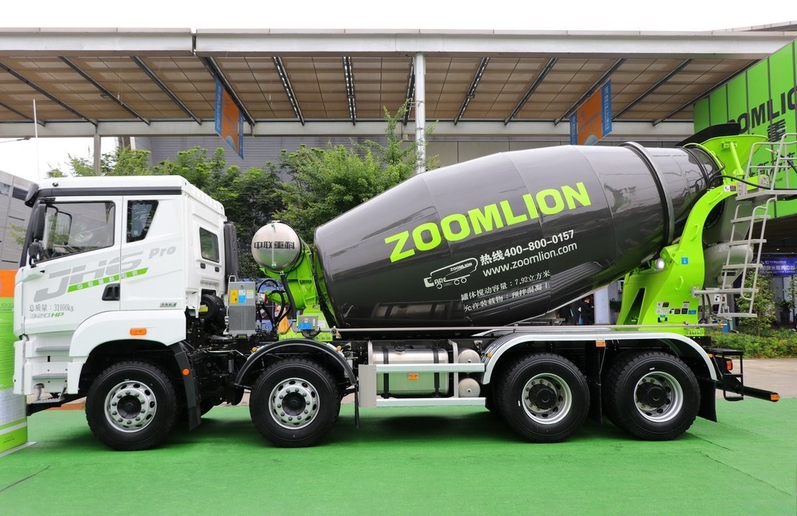 Euro 5 Jiefang bekas truk pengaduk beton 320hp 8 * 4 Drive Mode 8 kubik 12 ban