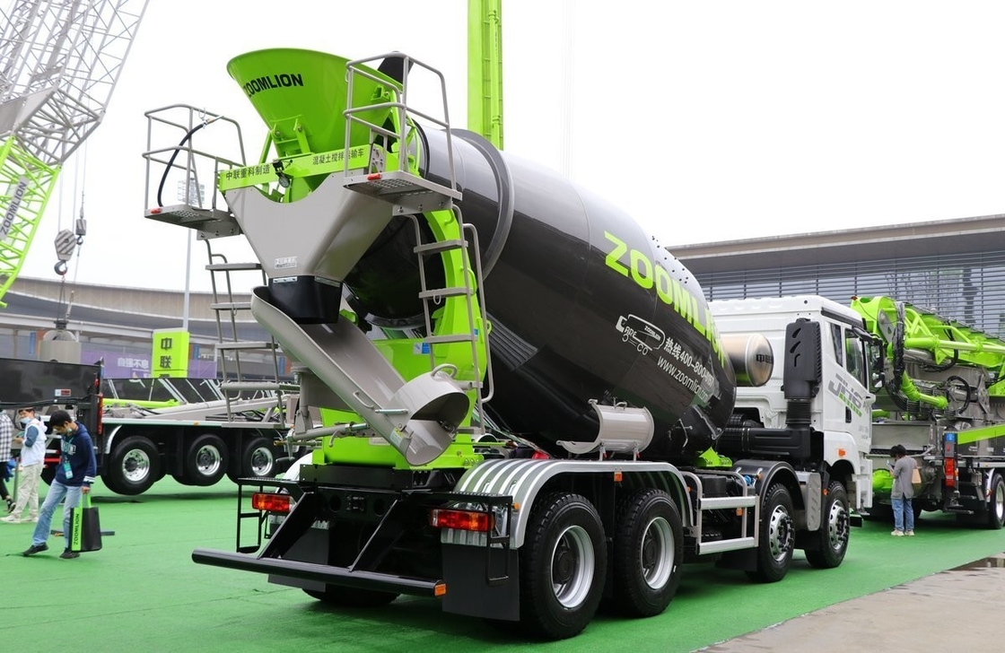 Euro 5 Jiefang bekas truk pengaduk beton 320hp 8 * 4 Drive Mode 8 kubik 12 ban