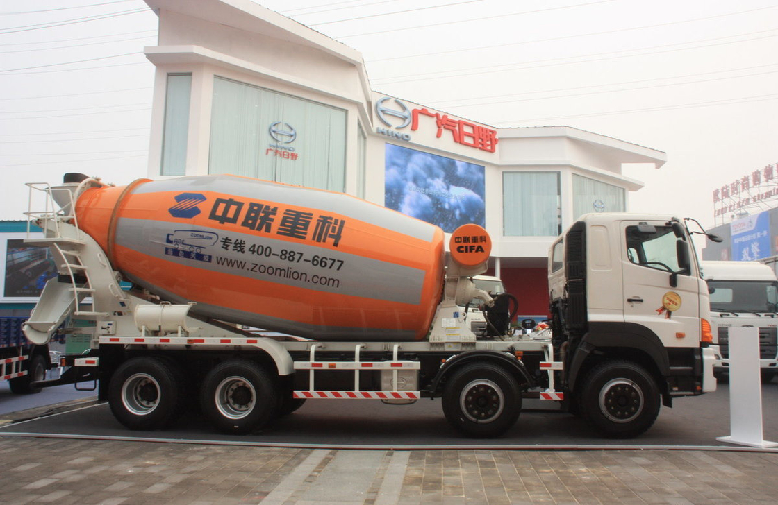Truk Pengaduk Beton 350hp Zoomlion Tanker 8*4 Hino Pengaduk Euro 3 Penggunaan di Afrika