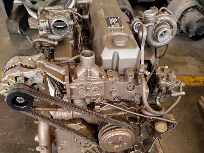 Bus bekas suku cadang YuChai6L260-42 Mesin Euro 4 Diesel 260 tenaga kuda maksimum