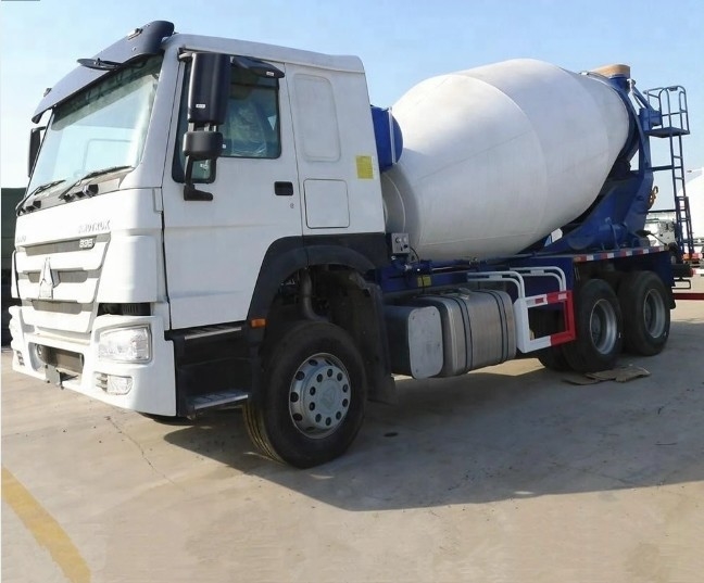 Digunakan dan baru Sinotruk HOWO 4X2 6X4 8cbm 10cbm 12cbm Beton Cement Mixer truk untuk dijual