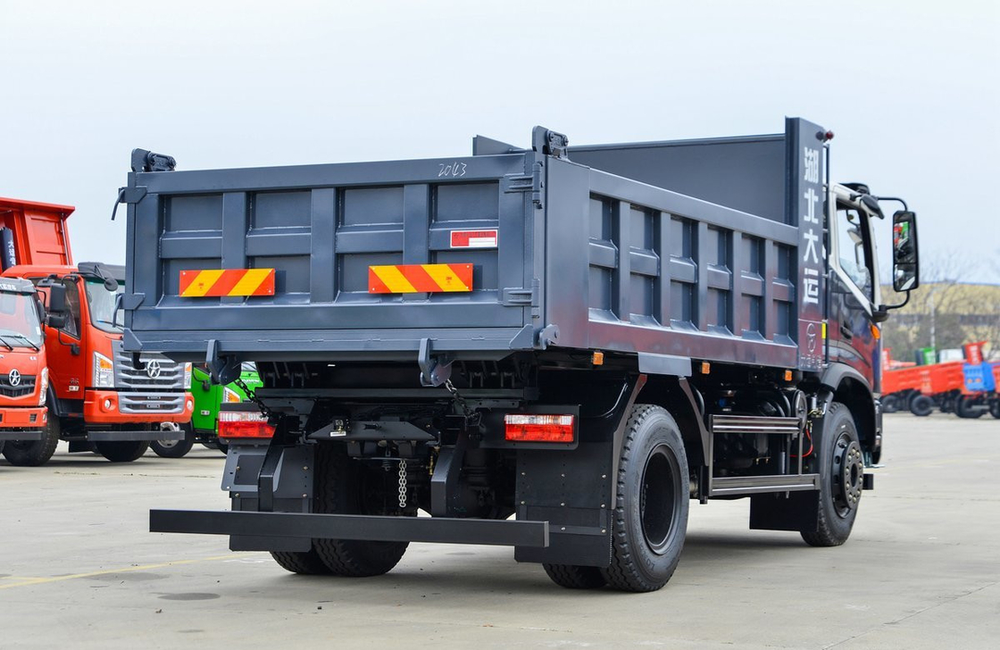 Truk Pengeboran Untuk Dijual Yuchai Mesin 180hp Dayun 4 * 2 Tipper 6 Ban Standar Kabin
