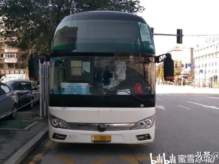Bus bekas 2018 Tahun Yutong Bus ZK6122 Double Door 56 Seat Spring Leaf LHD