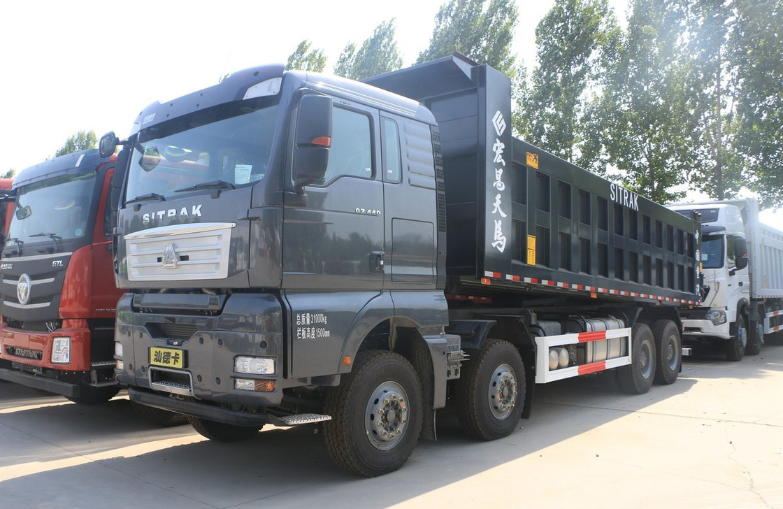 Sino Power Truck SITRAK G7H Hitam Warna Pengisian 30 Ton Transportasi Jalan Raya Spring Leaf