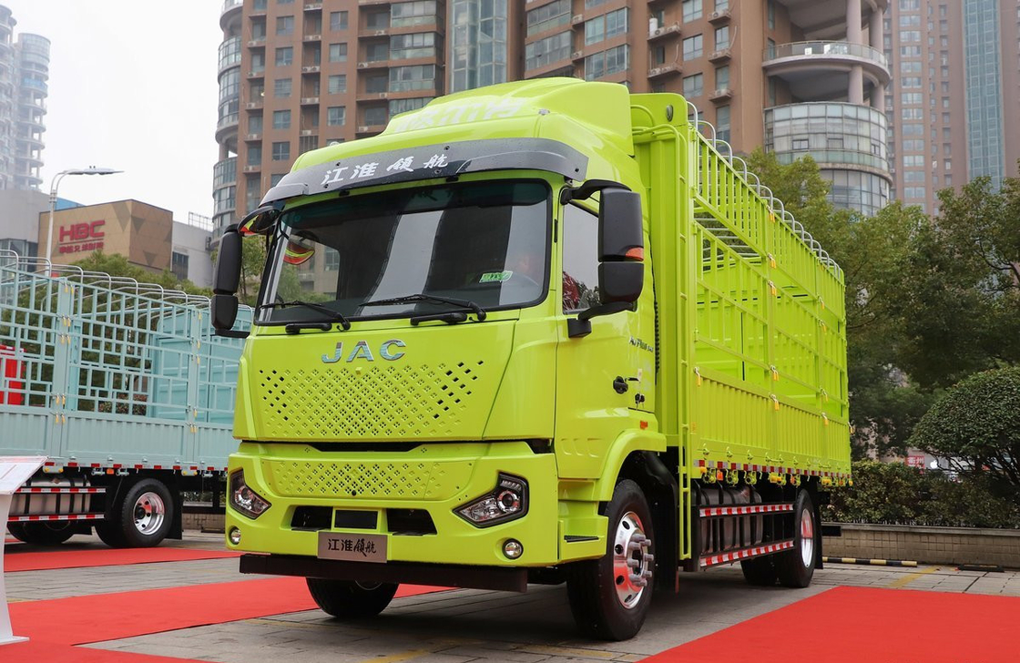 Pengirim Truk Kargo Bekas JAC A6PLUS Cummins Mesin 240hp 4*2 Single Axle LHD