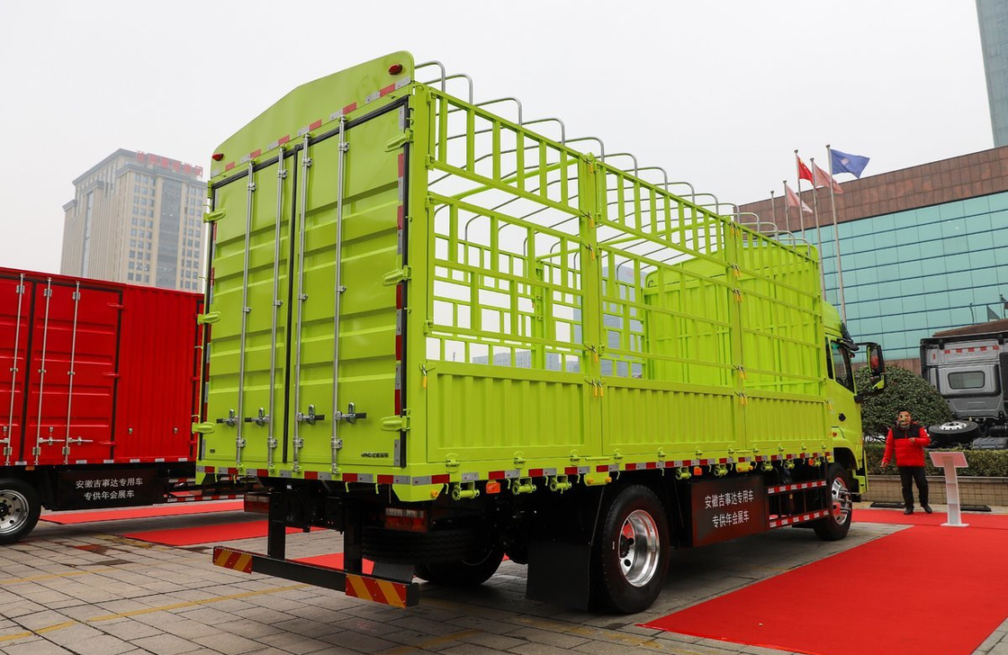 Pengirim Truk Kargo Bekas JAC A6PLUS Cummins Mesin 240hp 4*2 Single Axle LHD