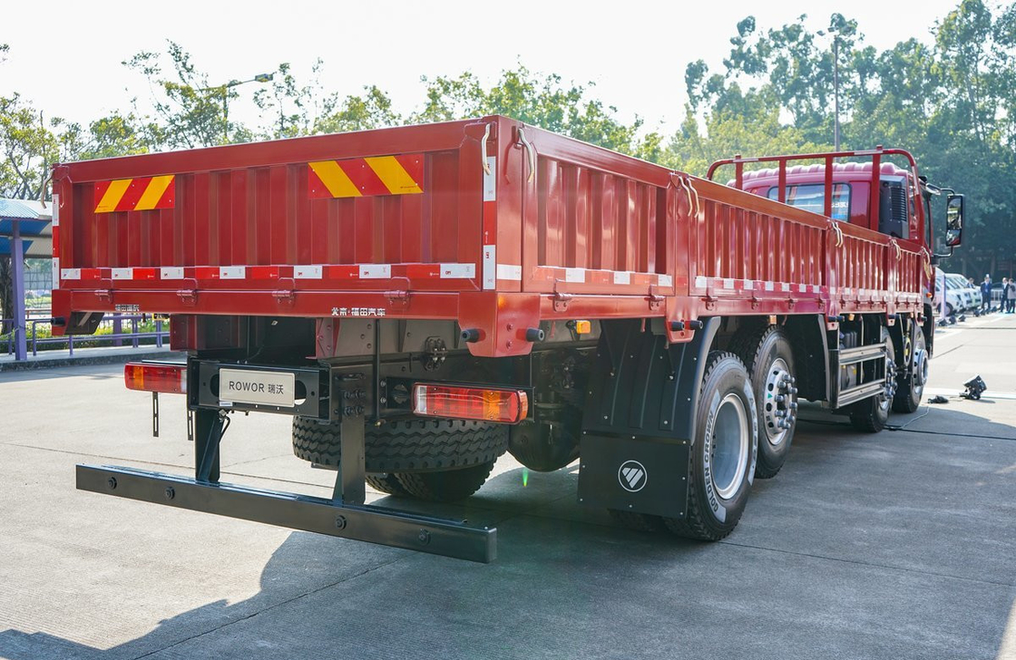 Truk kargo Sino bekas Mesin Yuchai 270hp 8 * 2 Drive Mode 2 kursi Single Sleeper