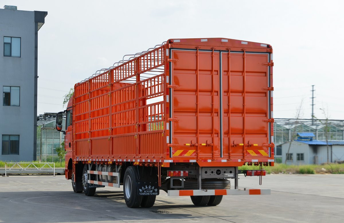 Truk Kargo Howo bekas SITRAK G7 Model 6*2 Truk Truk Daun Musim semi 8,6 Meter Box Panjang