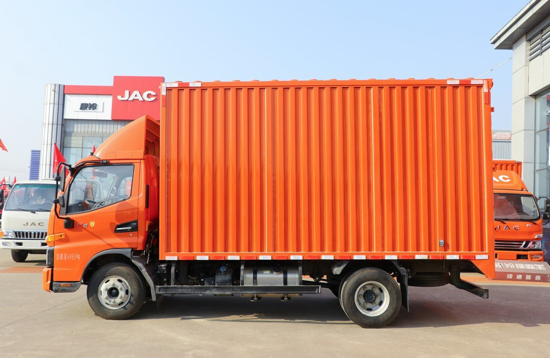 Truk ringan digunakan memuat 8 ton JAC V6 Manual Single Axle 300L Kapasitas Tanker Minyak