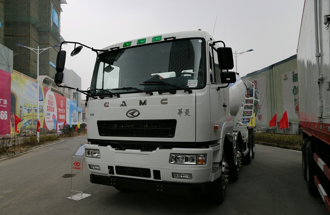 Truk pengaduk beton bekas 8×4 CAMC Pengaduk semen 310hp Euro 5 Tanker besar 12 ban