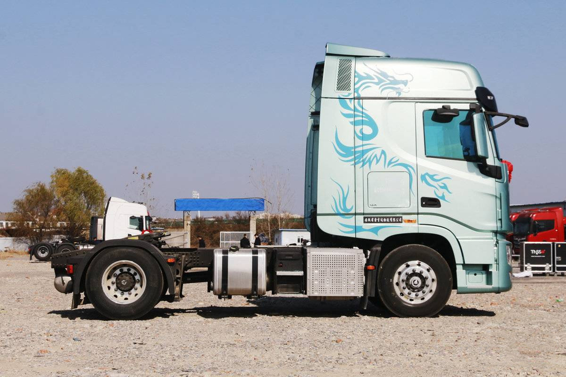 Traktor Kepala Truk Eaton 12th Gear Dongfeng GX 4 * 2 Traksi Massa 35 Ton 480hp Truk berat