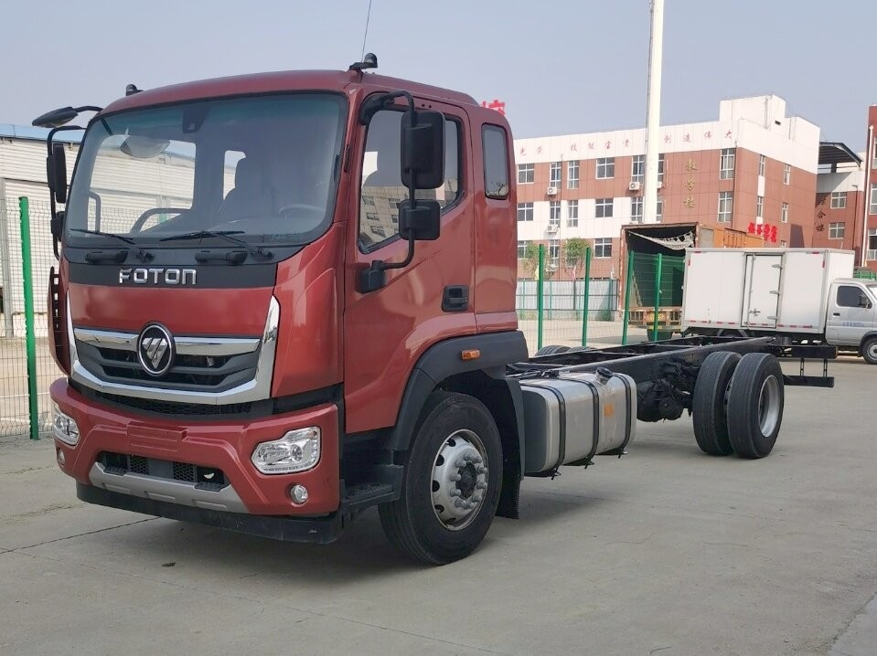 10 Ton Truk Kargo Chassis 4 * 2 Ban Belakang Berganda Euro 3 Cummins Mesin 5150 wheelbase