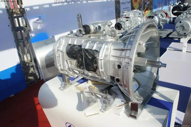 Bus yang dapat diandalkan suku cadang Yutong Bus ZK6120H Gearbox FAST Transmission 6DS-148 presisi tinggi