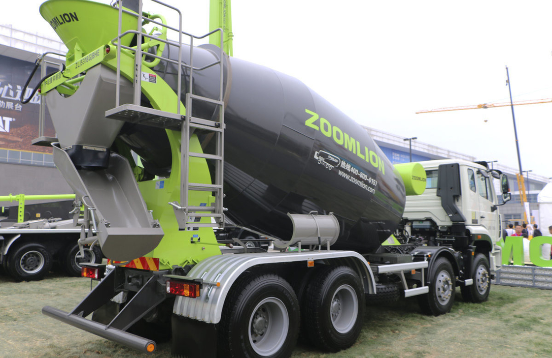 Truk pengaduk beton Ghana Hohan J5G 8*4 Chassis Zoomlion Tanker 8M3 Mesin Diesel 310hp