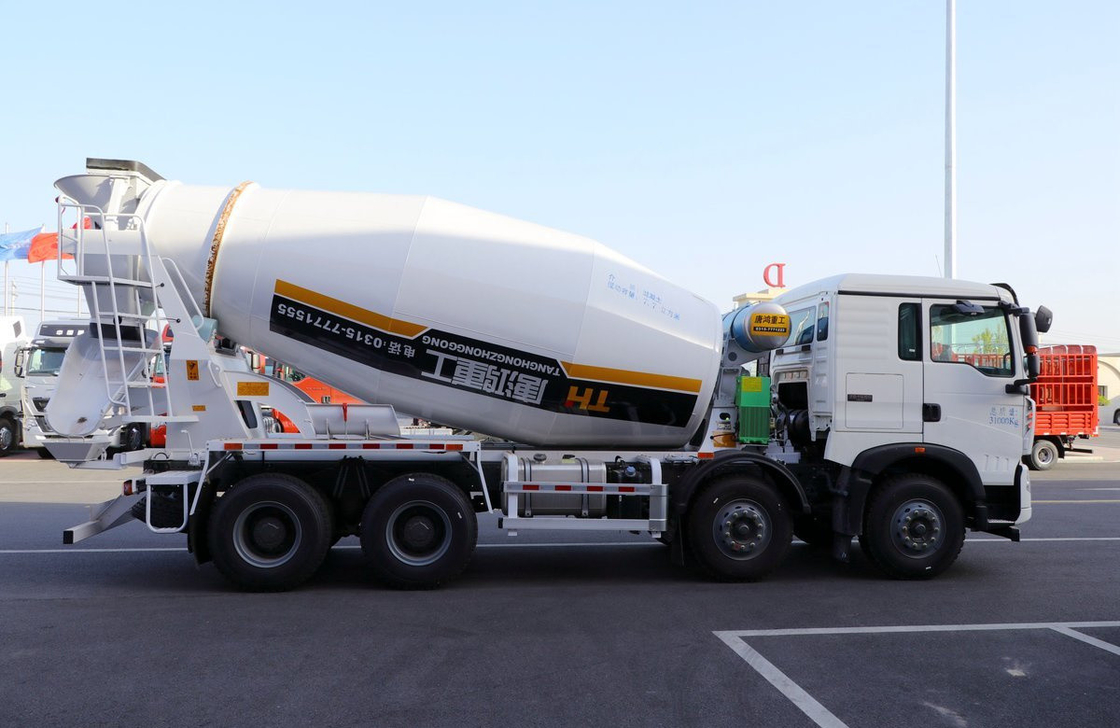 Pengaduk Beton Truk 10 Kecepatan Transmisi Howo 8×4 Pengaduk Semen 8 Kubik