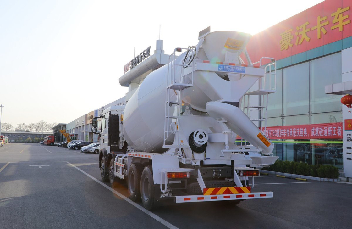 Pengaduk Beton Truk 10 Kecepatan Transmisi Howo 8×4 Pengaduk Semen 8 Kubik