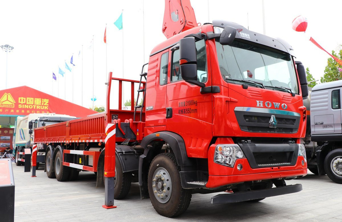 8x4 Truk Crane dipasang merek Cina Howo 350hp Weichai Mesin XCMG lengan Kuat Daya
