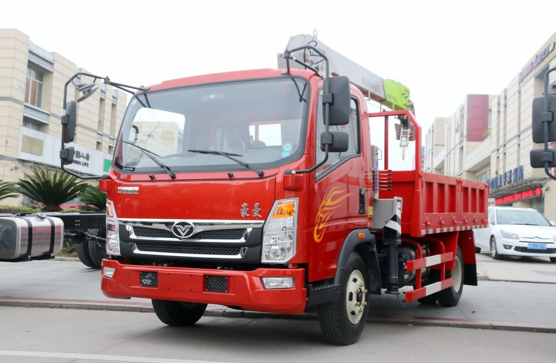 Truk kecil dipasang derek angkat 4 ton 8-speed manual transmisi Howo 4 * 2 Drive Mode