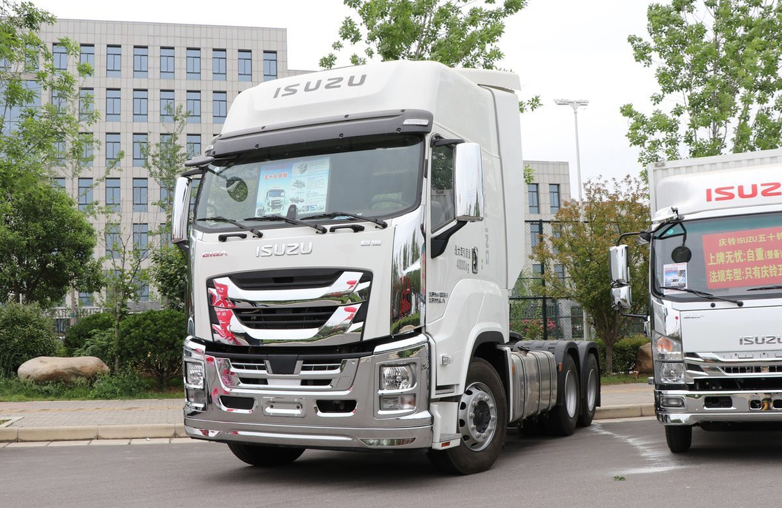 Traktor Truk Harga Perdagangan ZF Gearbox Otomatis 6×4 ISUZU Trailer Head 520hp Cab atap tinggi