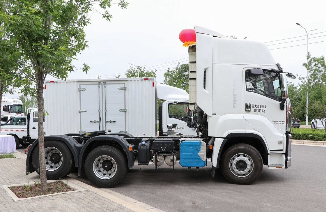 Traktor Truk Harga Perdagangan ZF Gearbox Otomatis 6×4 ISUZU Trailer Head 520hp Cab atap tinggi