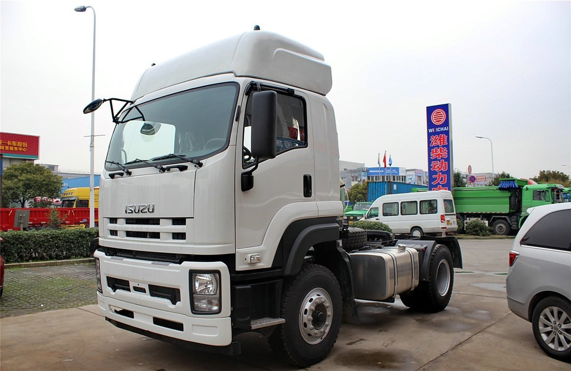 4x2 Traktor Truk Single Deff ISUZU Mover Deisel Mesin 350hp Euro 4 Emission Singe Dan Half Cab