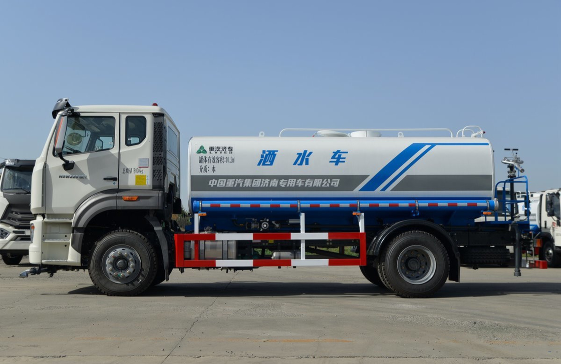 Truk Sprinkler Single Axle Sinotruck Hohan Model 10 M3 Jalan Semprot Baru LHD