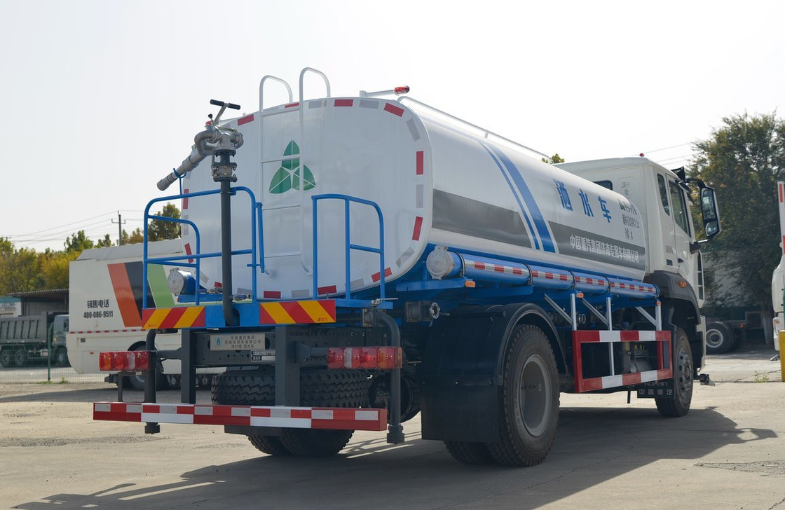 Truk Sprinkler Single Axle Sinotruck Hohan Model 10 M3 Jalan Semprot Baru LHD