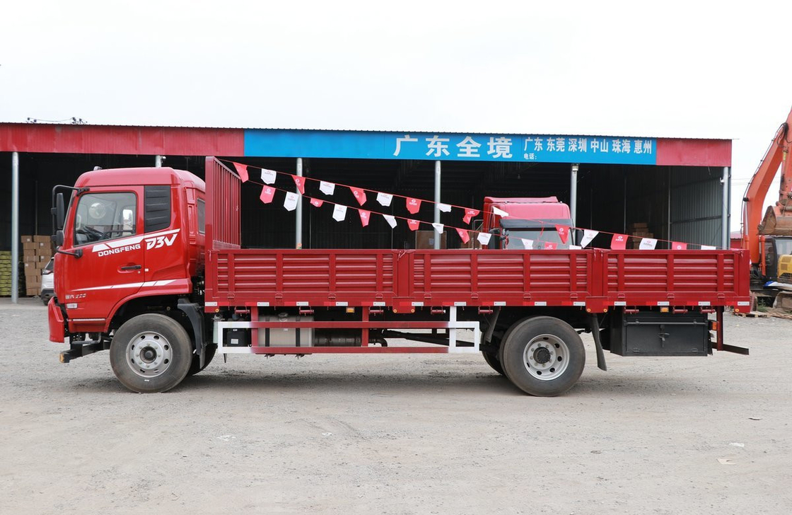 12 Ton Truk Kargo China Merek Donfeng 4 * 2 Truk Lantai Truk Ban Belakang Ganda Pengemudi Tangan Kiri