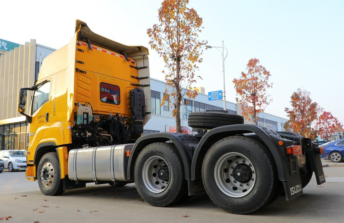 Truk bekas Traktor Unit 460hp Kuat Egine ZF Gearbox Isuzu Prime Mover Kabin atap tinggi