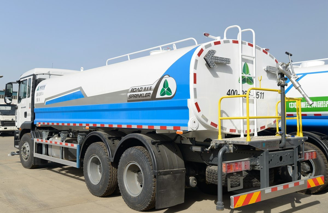 Sprinkler Tanker Air Truk 6*4 Sinotruck Sitrak 14m3 Kapasitas Tanker 9,5 Meter Panjang 10 Roda