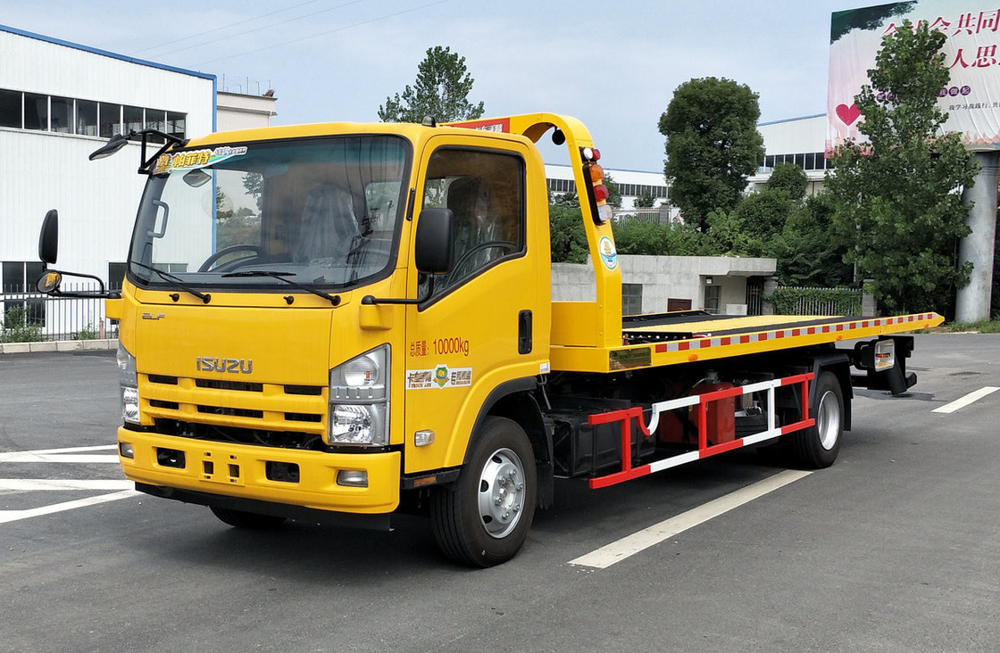 Truk derek kecil tempat tidur datar 4500mm Wheelbase 190hp Mesin diesel enam kecepatan manual
