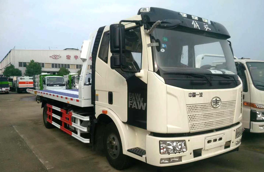 Wrecker Truk Tarik Tempat Tidur FAW J6L Model Single Axle 6 Roda 160hp Loading 3,5 Ton LHD