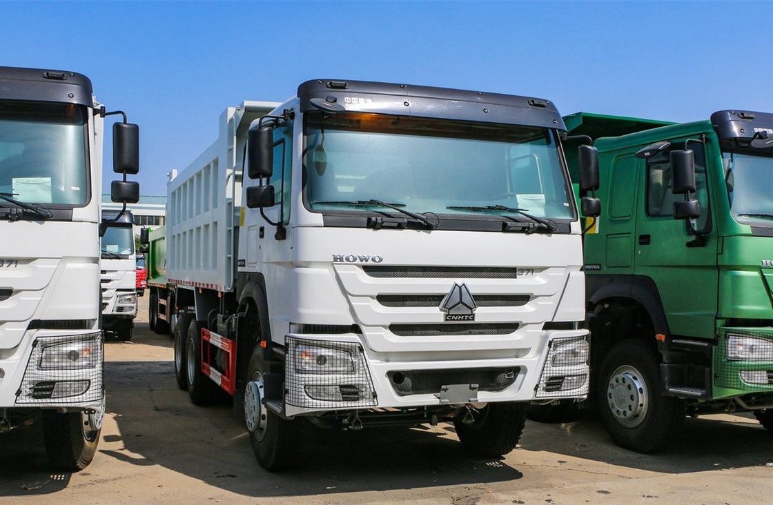 Truk Sino Digunakan 6×4 Truk Pengeboran Howo 371hp Euro 3 Digunakan Di Afrika 6.8 Meter Panjang Kotak